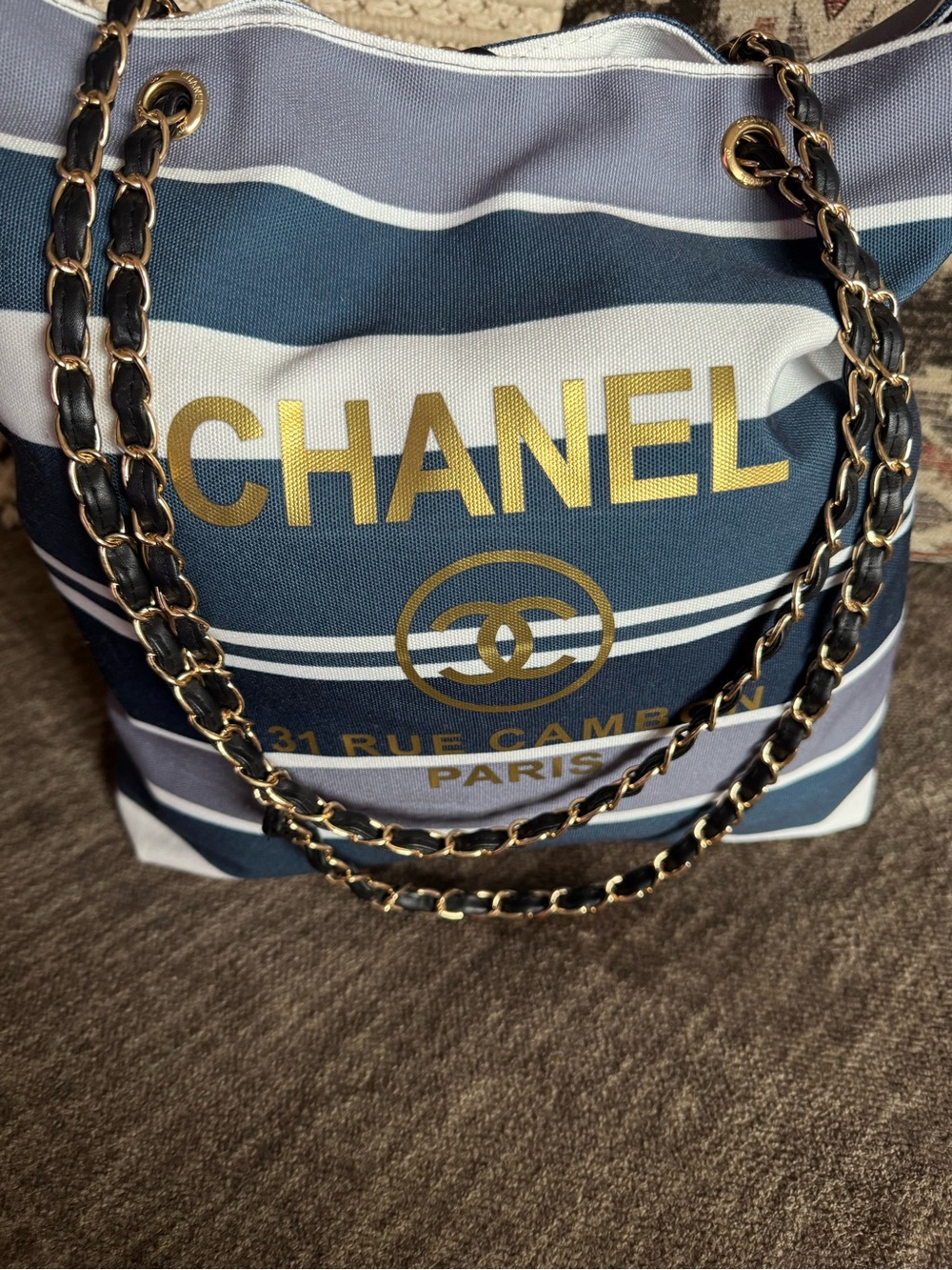 🩶🩶BRAND NEW XL FASHION TOTE🩶🩶 - Picture 2 of 6